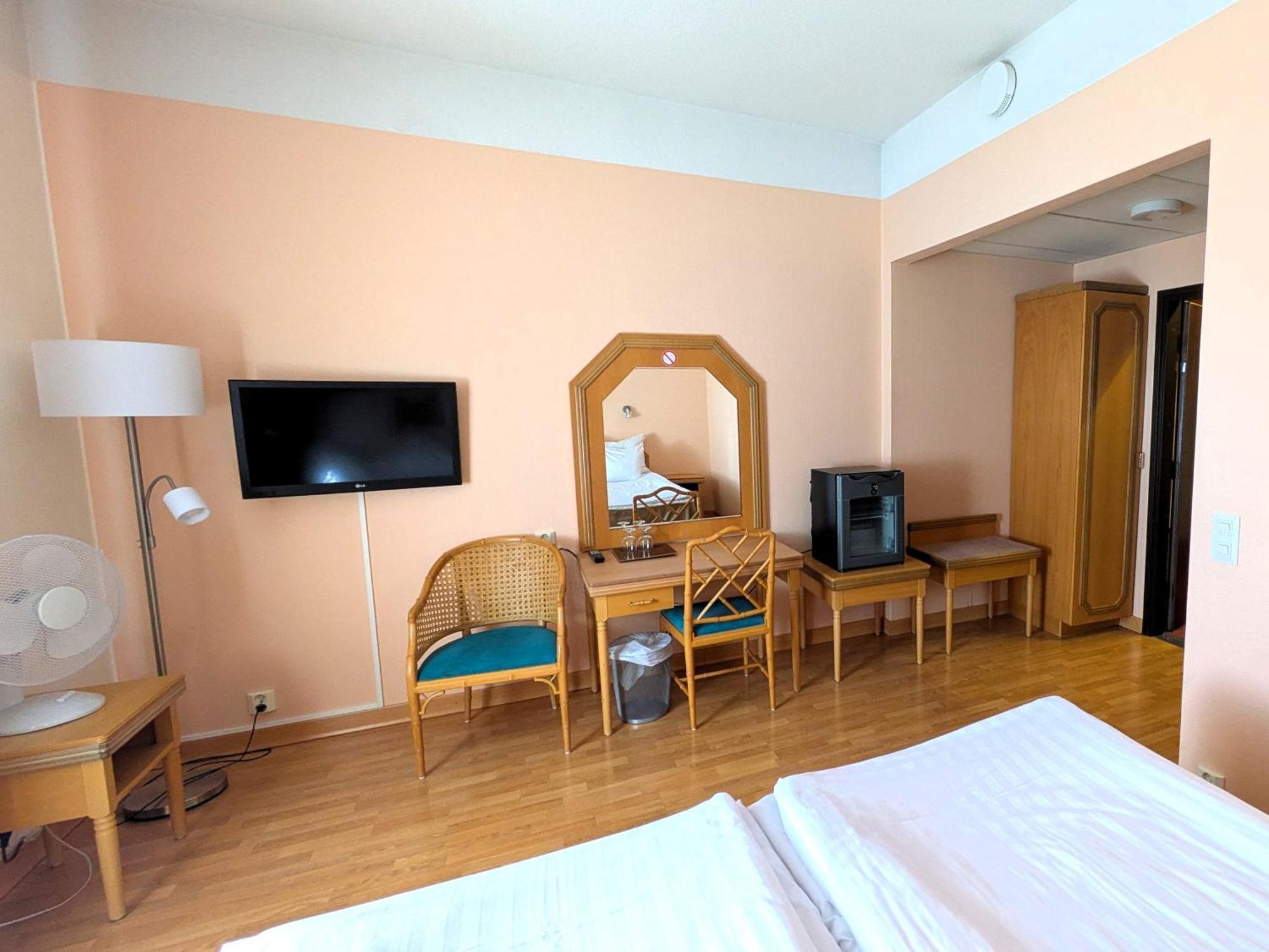 Hiisi Hotel Turku Seaport Extérieur photo
