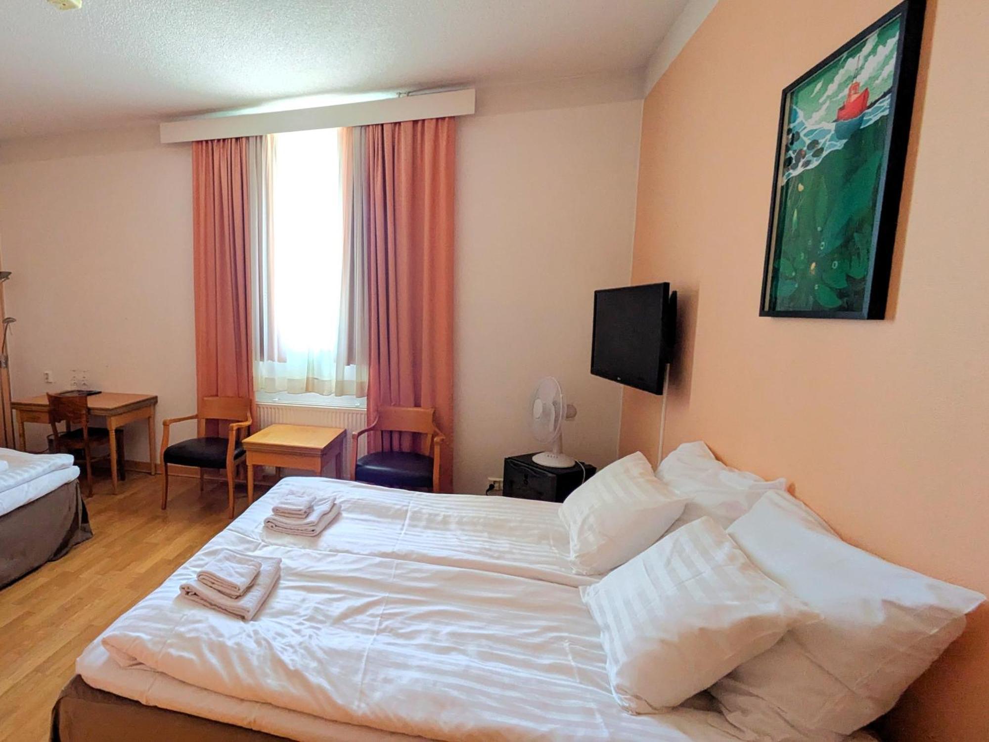 Hiisi Hotel Turku Seaport Extérieur photo