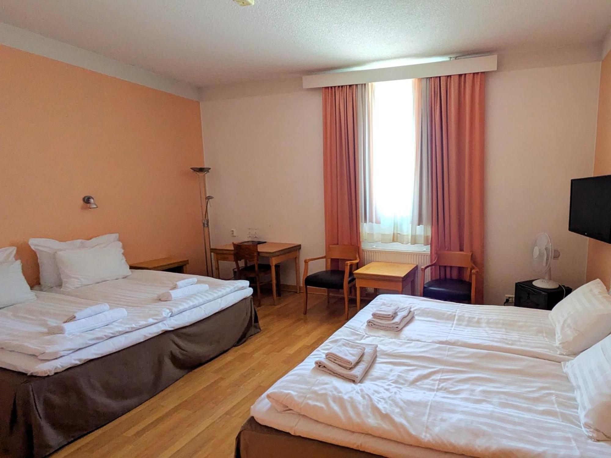 Hiisi Hotel Turku Seaport Extérieur photo