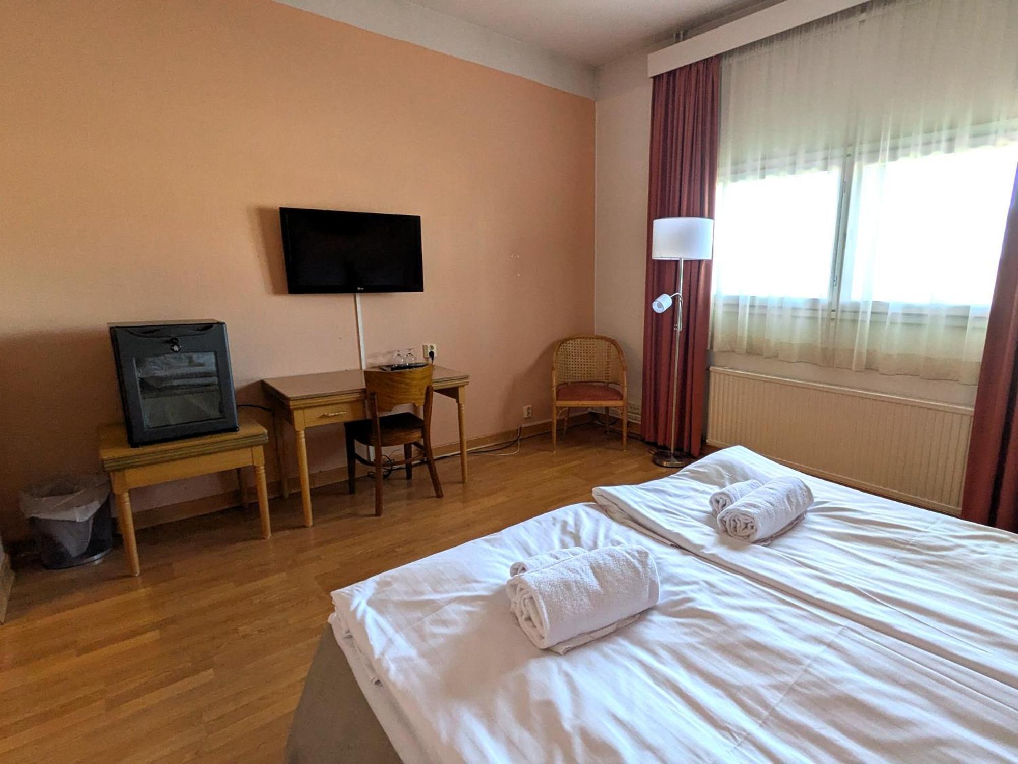 Hiisi Hotel Turku Seaport Extérieur photo